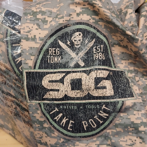 Graphic T shirt Buy 1 get 2 free - Picture 3 of 6